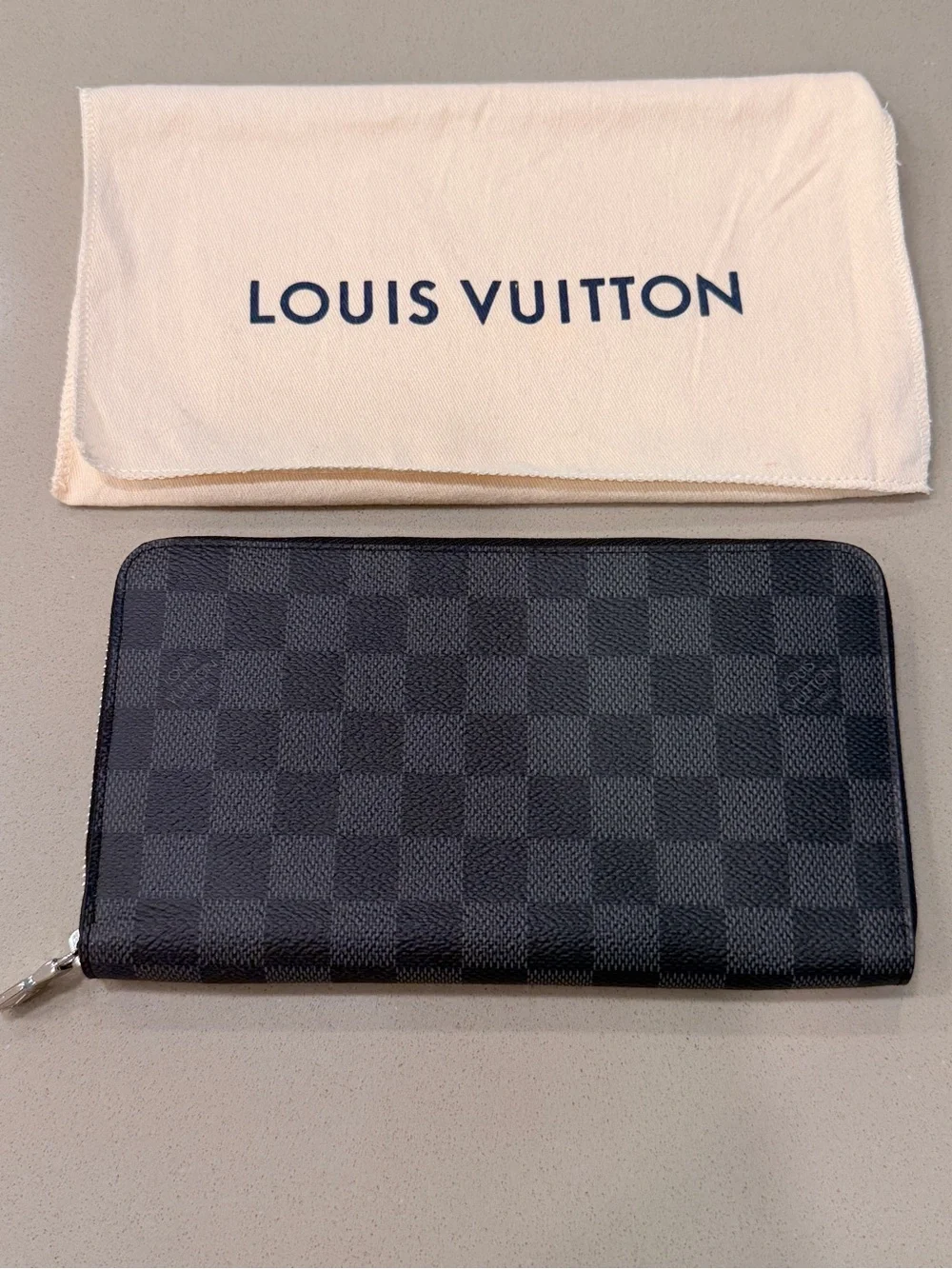 Louis Vuitton Men’s Zippy Organizer in Damier Graphite